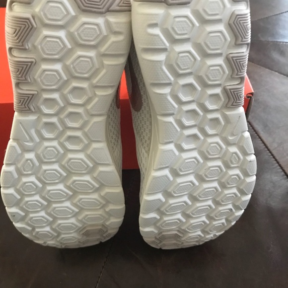 NEW LAST ONE Nike Rose Gold Flex Experience RN 6 - Picture 4 of 4